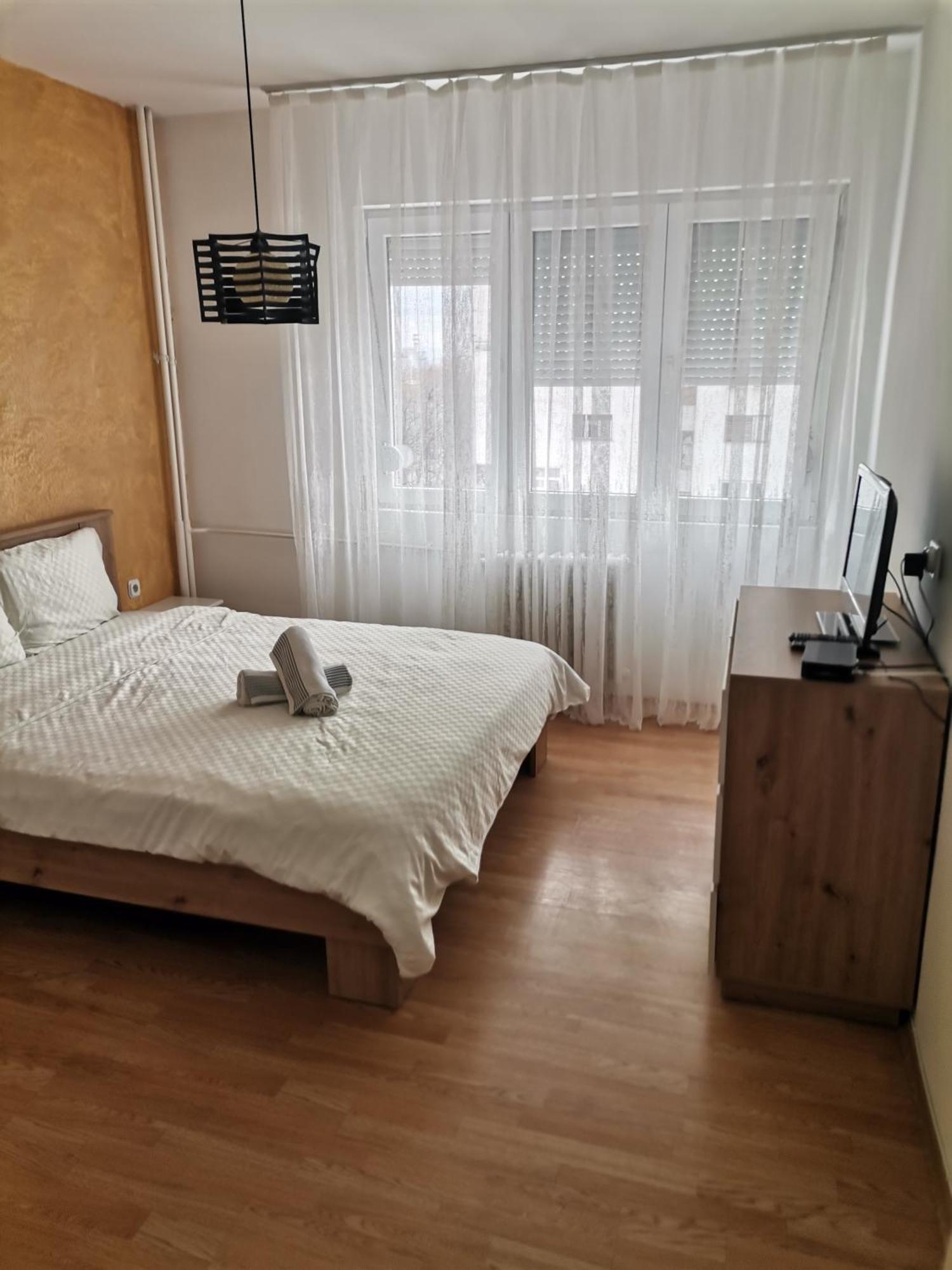 Calla 5 Apartment - Main Square, In The City Shopping Center - Parking Slot With Security And Video Camera Σκόπια Εξωτερικό φωτογραφία